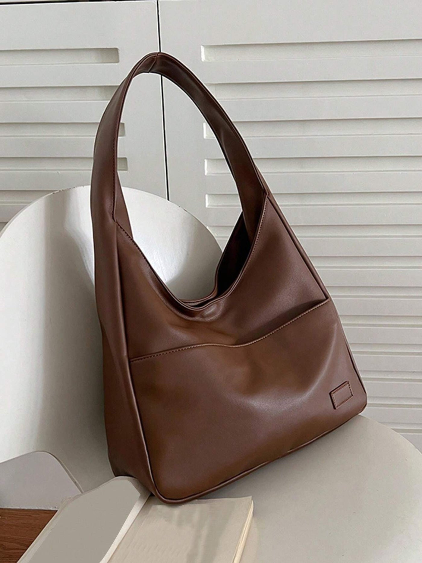 Helena | Borsa a Spalla Strutturata e Elegante